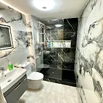 Stylish 2-bedroom Modern Apt, 15-mins To Airport, Dcu, Centre * 都柏林
