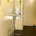 Stylish 2-bedroom Modern Apt, 15-mins To Airport, Dcu, Centre