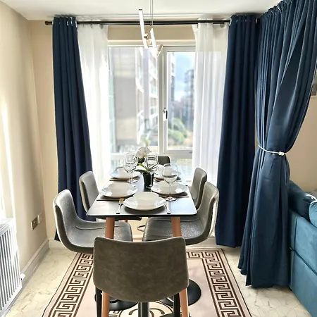 아파트 Stylish 2-bedroom Modern Apt, 15-mins To Airport, Dcu, Centre *