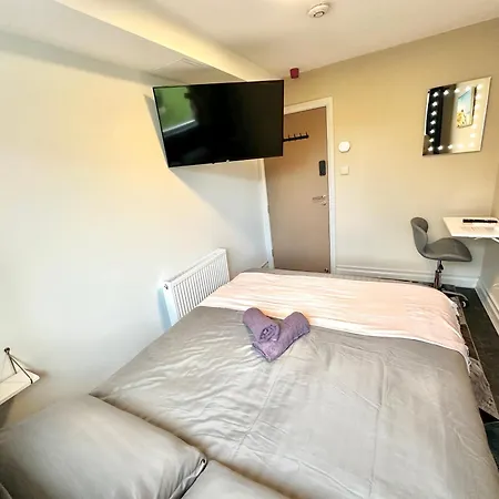 Stylish 2-bedroom Modern Apt, 15-mins To Airport, Dcu, Centre Appartement Dublin