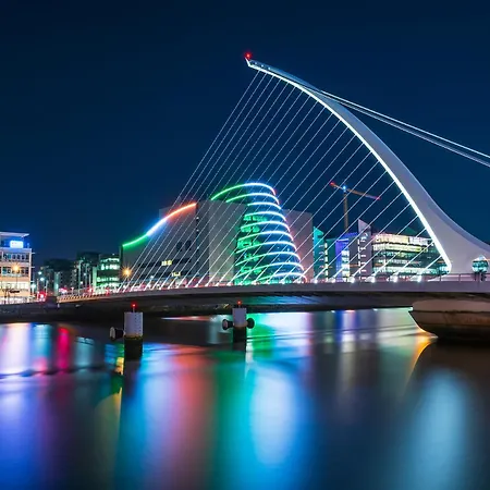 شقة Stylish 2-bedroom Modern Apt, 15-mins To Airport, Dcu, Centre