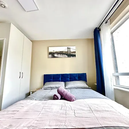 Modern 2bedroom Oasis Near Centre & Airport