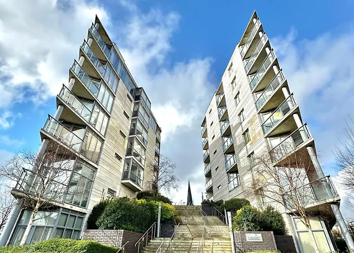 Stylish 2-bedroom Modern Apt, 15-mins To Airport, Dcu, Centre 都柏林