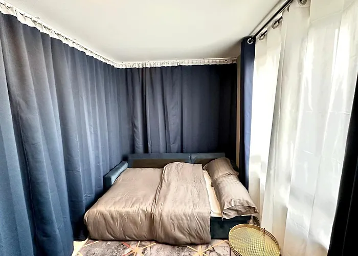 Stylish 2-bedroom Modern Apt, 15-mins To Airport, Dcu, Centre 公寓