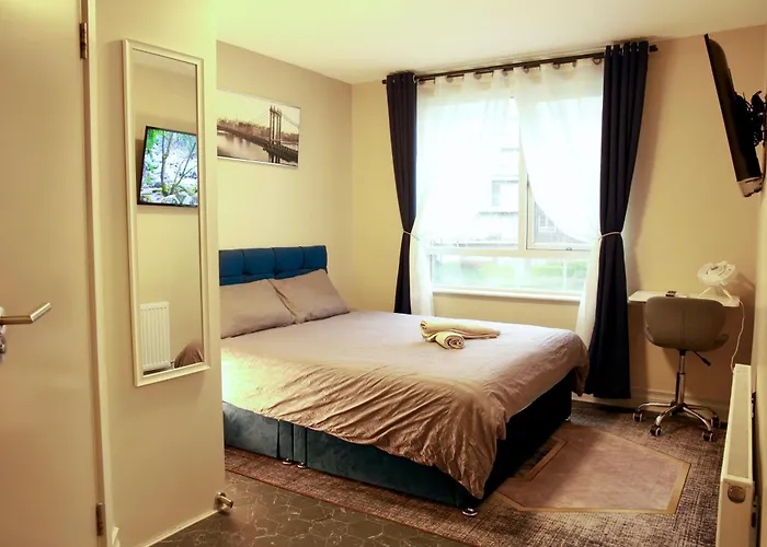 Stylish 2-bedroom Modern Apt, 15-mins To Airport, Dcu, Centre