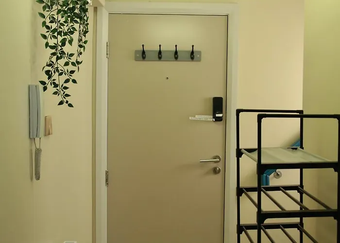 Stylish 2-bedroom Modern Apt, 15-mins To Airport, Dcu, Centre 公寓 *