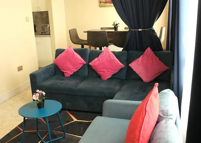Stylish 2-bedroom Modern Apt, 15-mins To Airport, Dcu, Centre * 都柏林