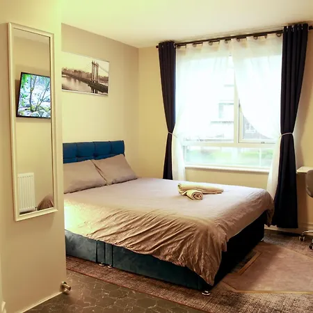 Stylish 2-bedroom Modern Apt, 15-mins To Airport, Dcu, Centre