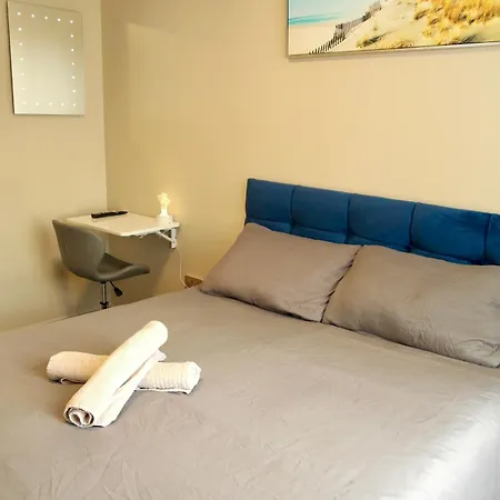 Stylish 2-bedroom Modern Apt, 15-mins To Airport, Dcu, Centre 아파트