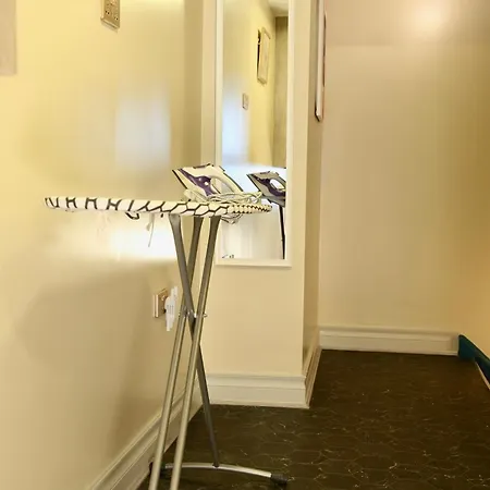 Stylish 2-bedroom Modern Apt, 15-mins To Airport, Dcu, Centre