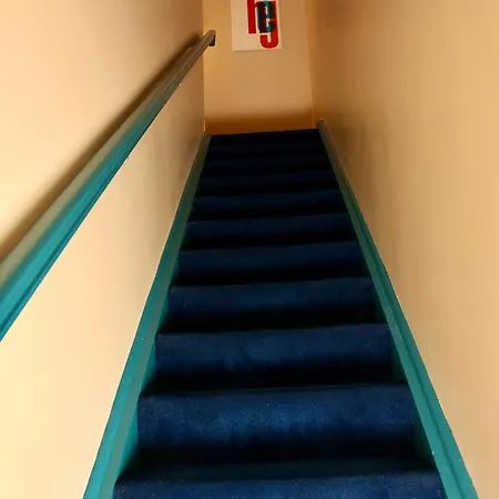 Stylish 2-bedroom Modern Apt, 15-mins To Airport, Dcu, Centre 아파트 *